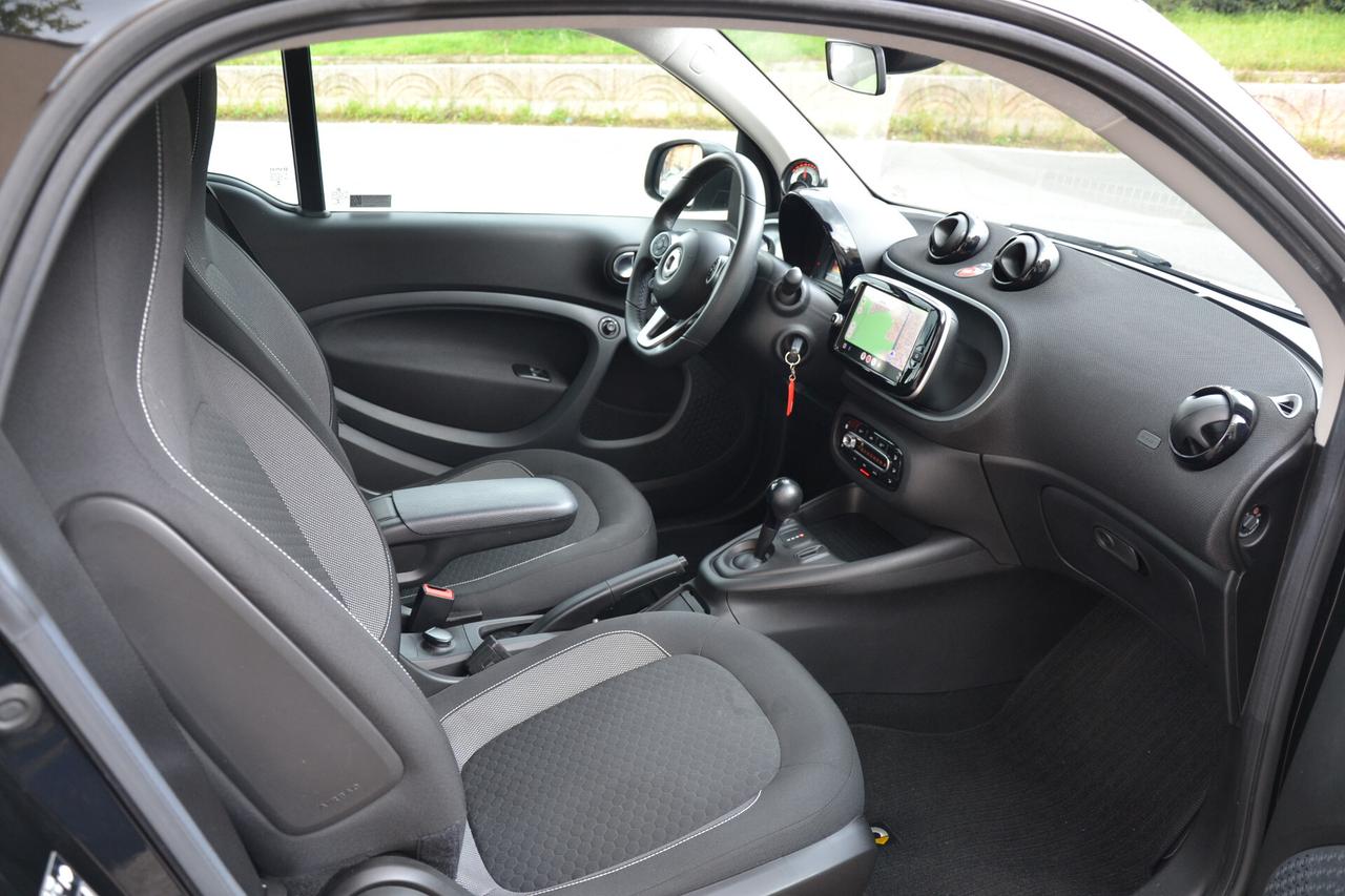 Smart ForTwo EQ PASSION **FARI LED*PREZZO VERO**CARICA RAPIDA**