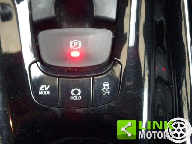 TOYOTA C-HR 1.8 Hybrid E-CVT Business