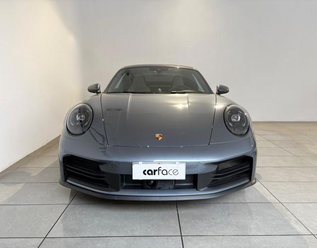 PORSCHE 992 Carrera