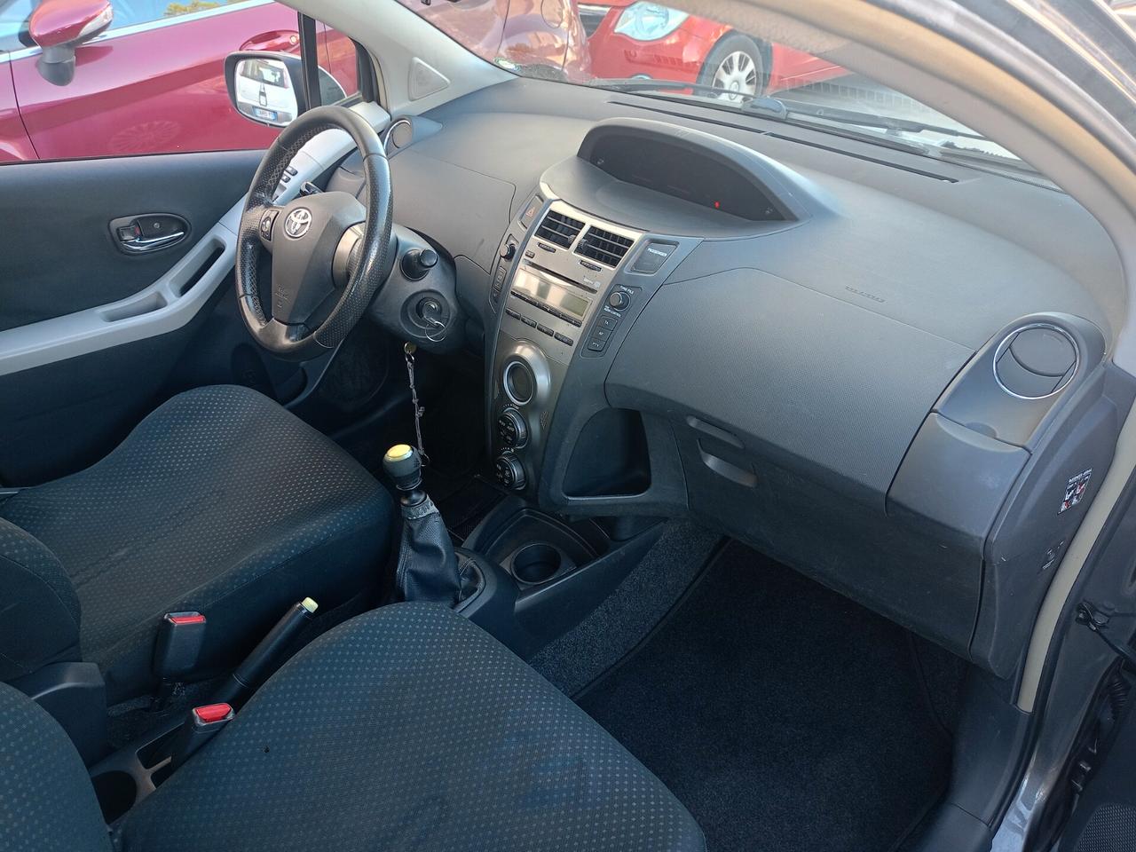 Toyota Yaris 1.300 5 porte