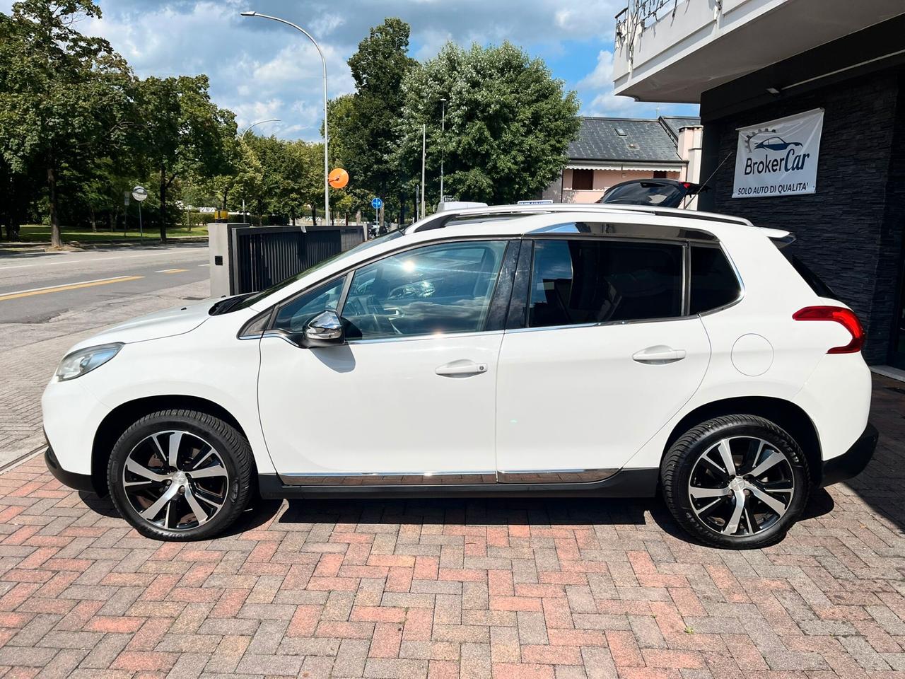 Peugeot 2008 1.6 e-HDi 115 CV Stop&Start Féline