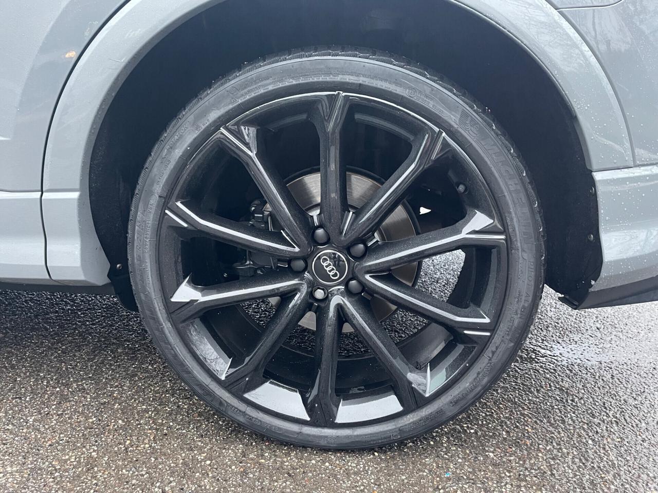 Audi RSQ3 SPB quattro*Automatik*Navi*Pelle