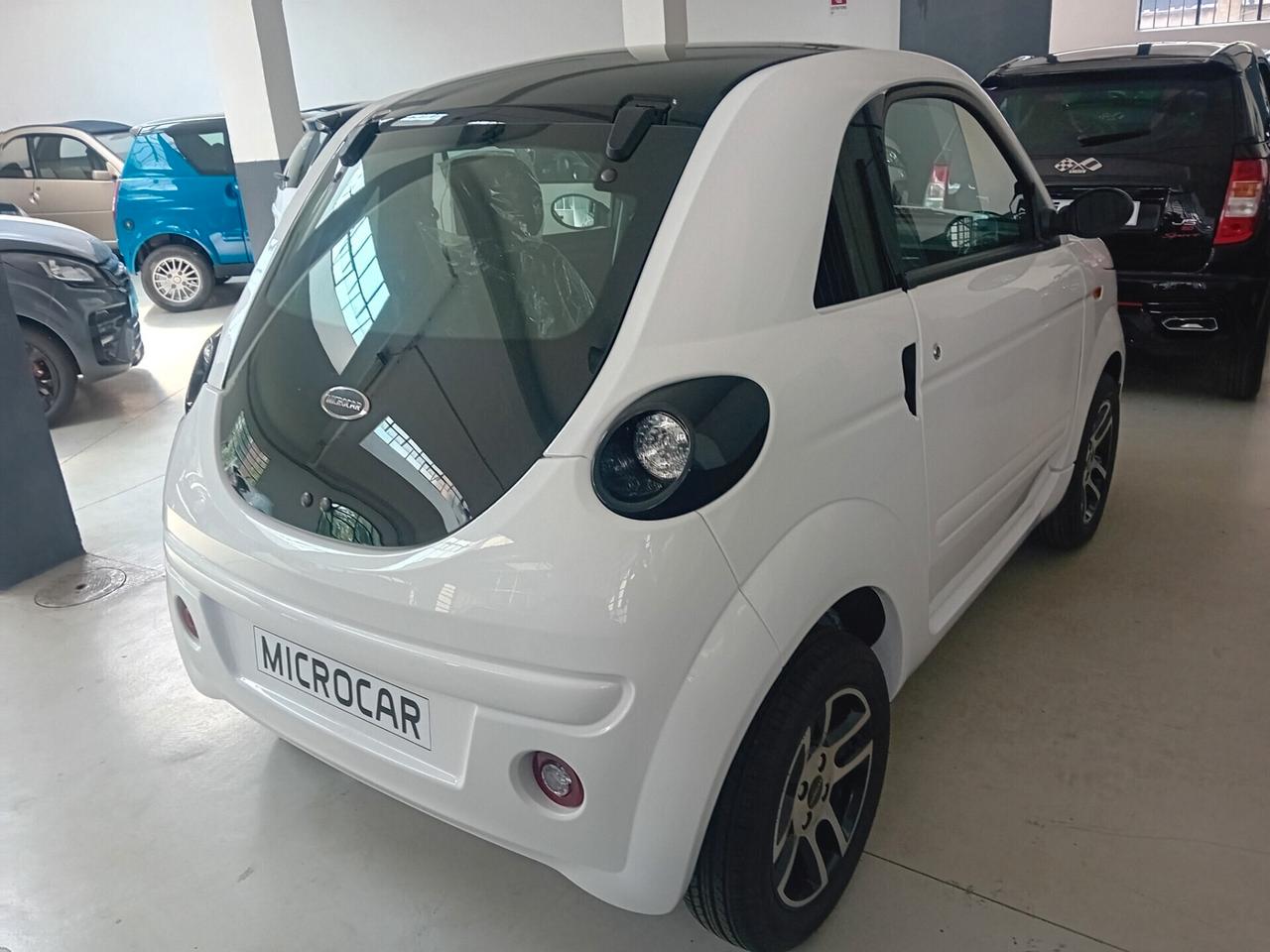 Microcar Due INITIAL