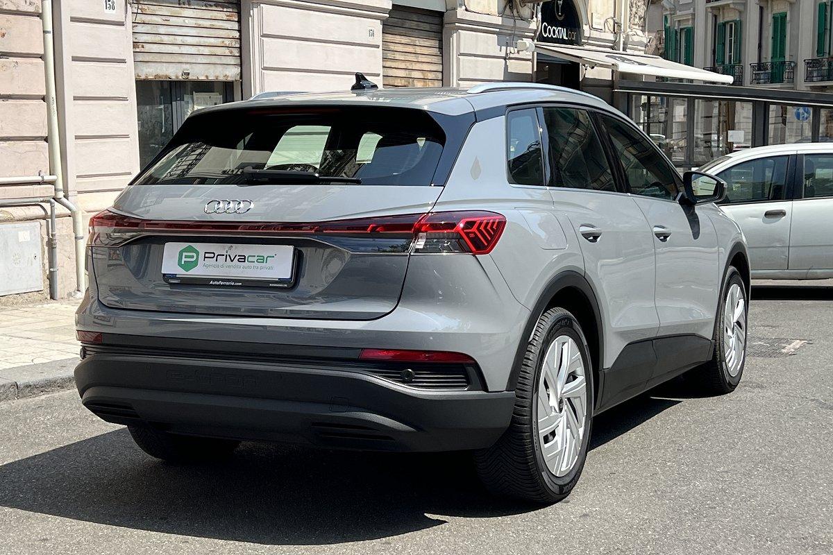 AUDI Q4 35 e-tron Business Advanced