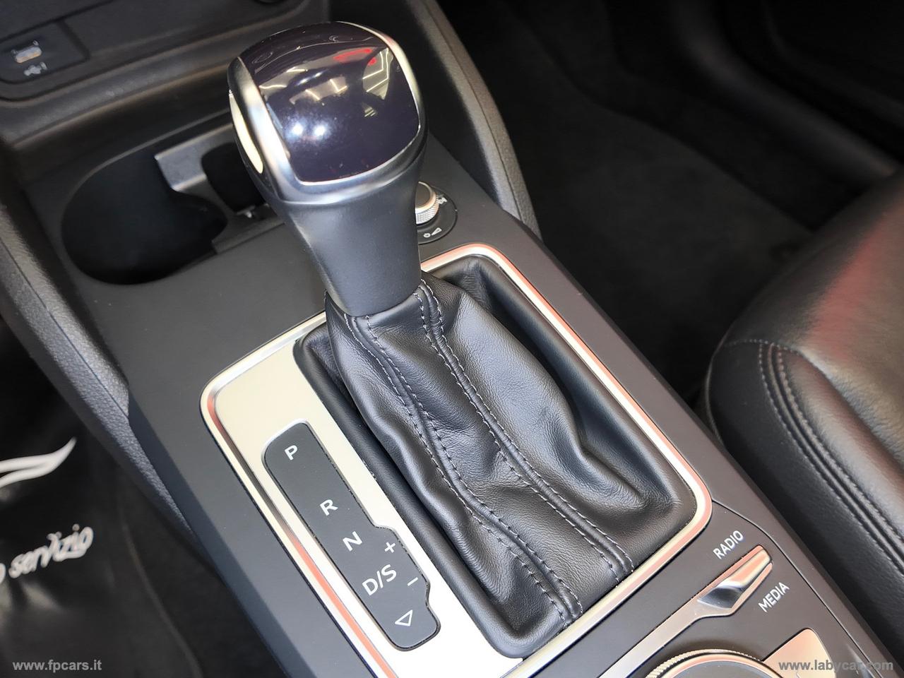 AUDI Q2 35 TDI quattro S tr. Identity Black