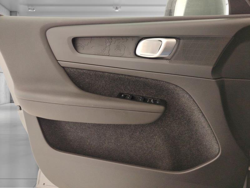 Volvo XC40 2.0 B3 Essential automatico