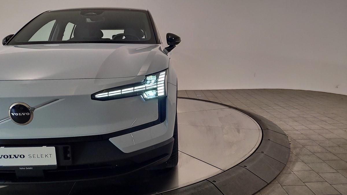 VOLVO Ex30 Single Motor Extended Range Rwd Plus