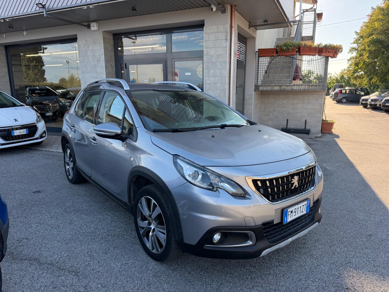 Peugeot 2008 1.2 Turbo Benzina Automatica Neopatentati
