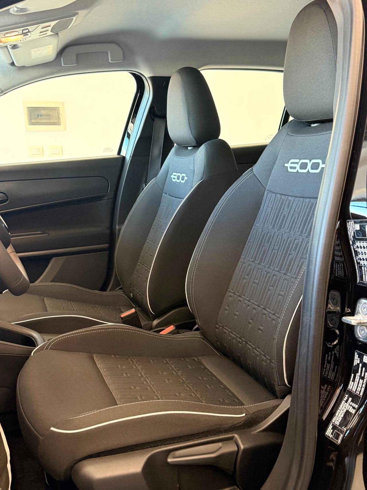Fiat 600 1.2 hybrid La Prima II 110cv automatica APPLE CARPLAY,VIRTUAL COCKPIT,SENSORI PARCHEGGIO,GARANZIA UF