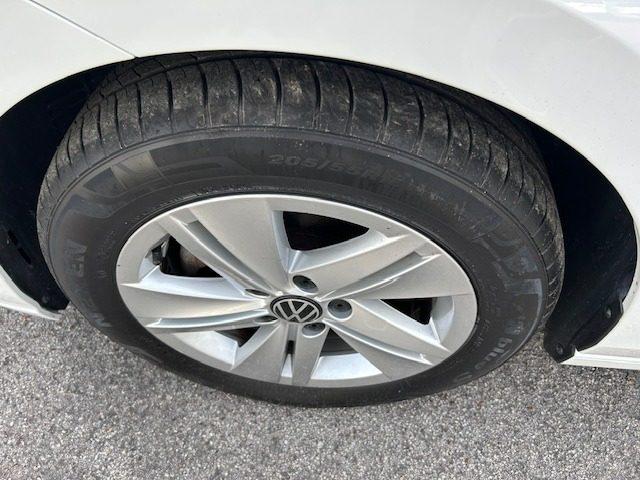 VOLKSWAGEN Golf 1.5 TGI DSG Life