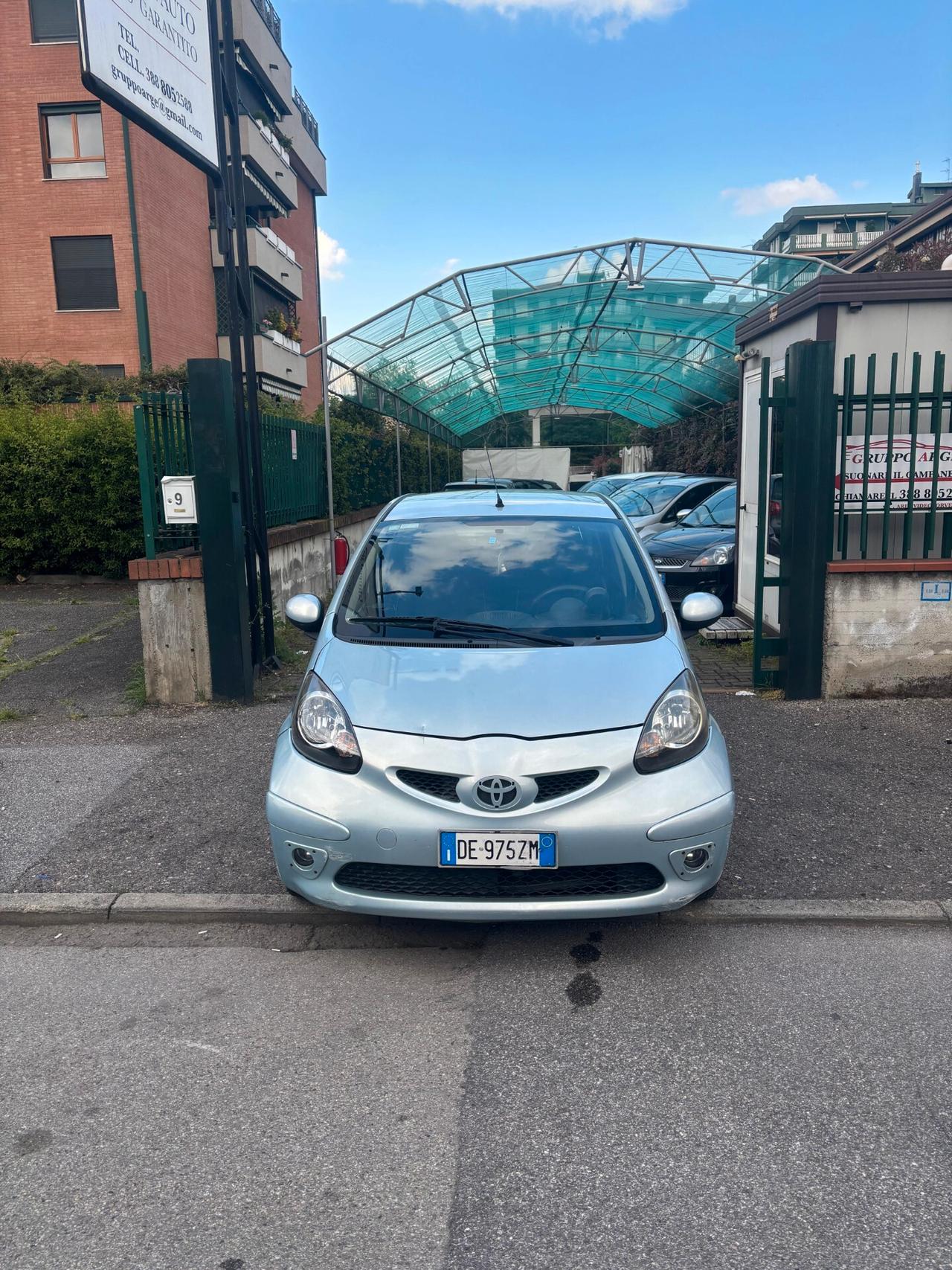 Toyota Aygo 1.0 12V VVT-i 5 porte Sol