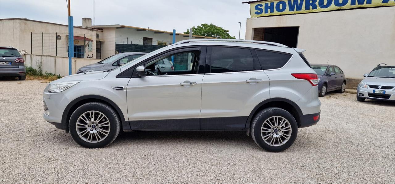 Ford Kuga 2.0 TDCI 140 CV 4WD Powershift Titanium