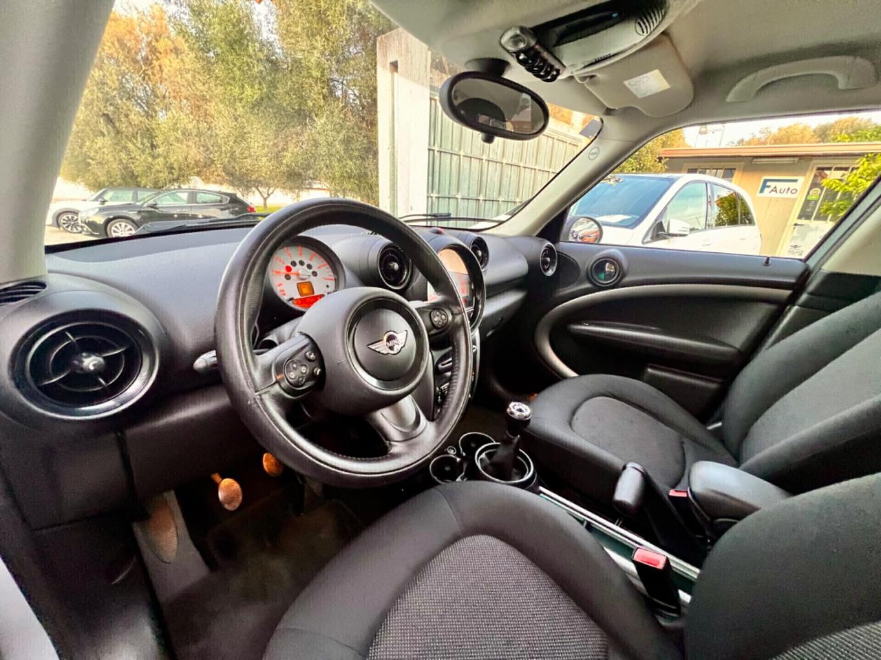 Mini Cooper D Countryman 1.6,Climatronic,LED colorati interni,Cruise Control,ecc.