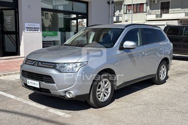 MITSUBISHI Outlander 2.2 DI-D 4WD Intense