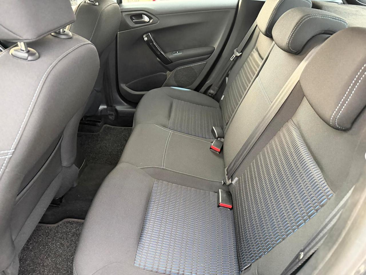 Peugeot 208 1.2 VTi 82 CV 5 porte Allure-03/2014