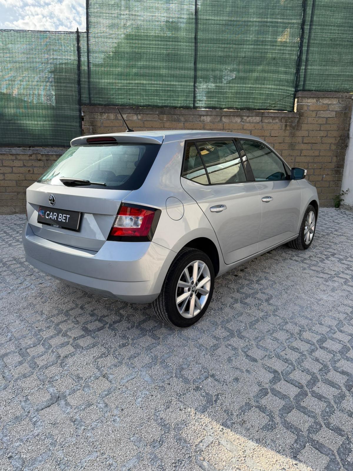 Skoda Fabia 1.0 TSI Color Argento