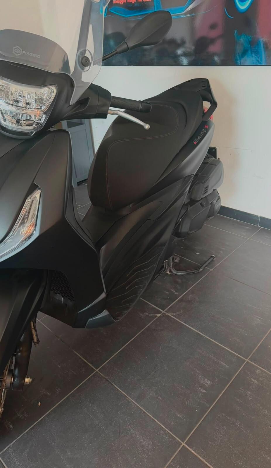 Piaggio Beverly 400