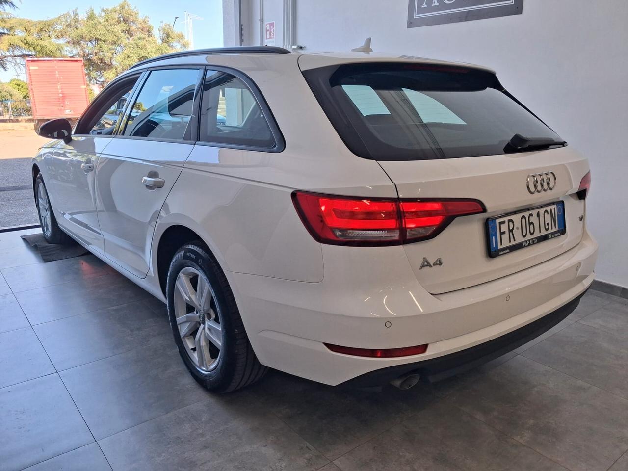 Audi A4 Avant 2.0 TDI 122 CV Business