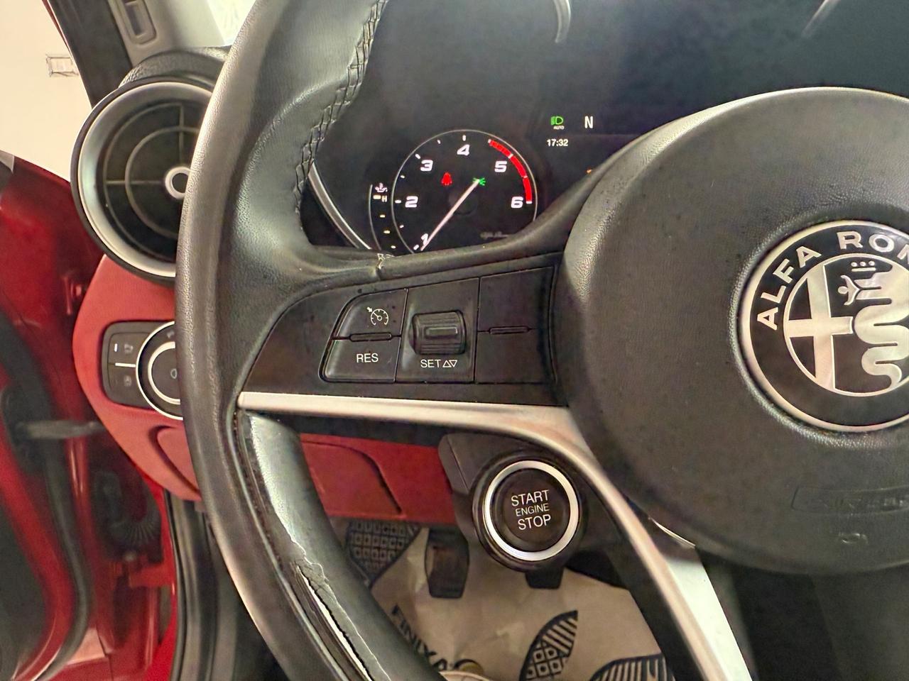 Alfa Romeo Giulia 2.2TurboD150cv ROSSO FERRARI+CARTIER2019