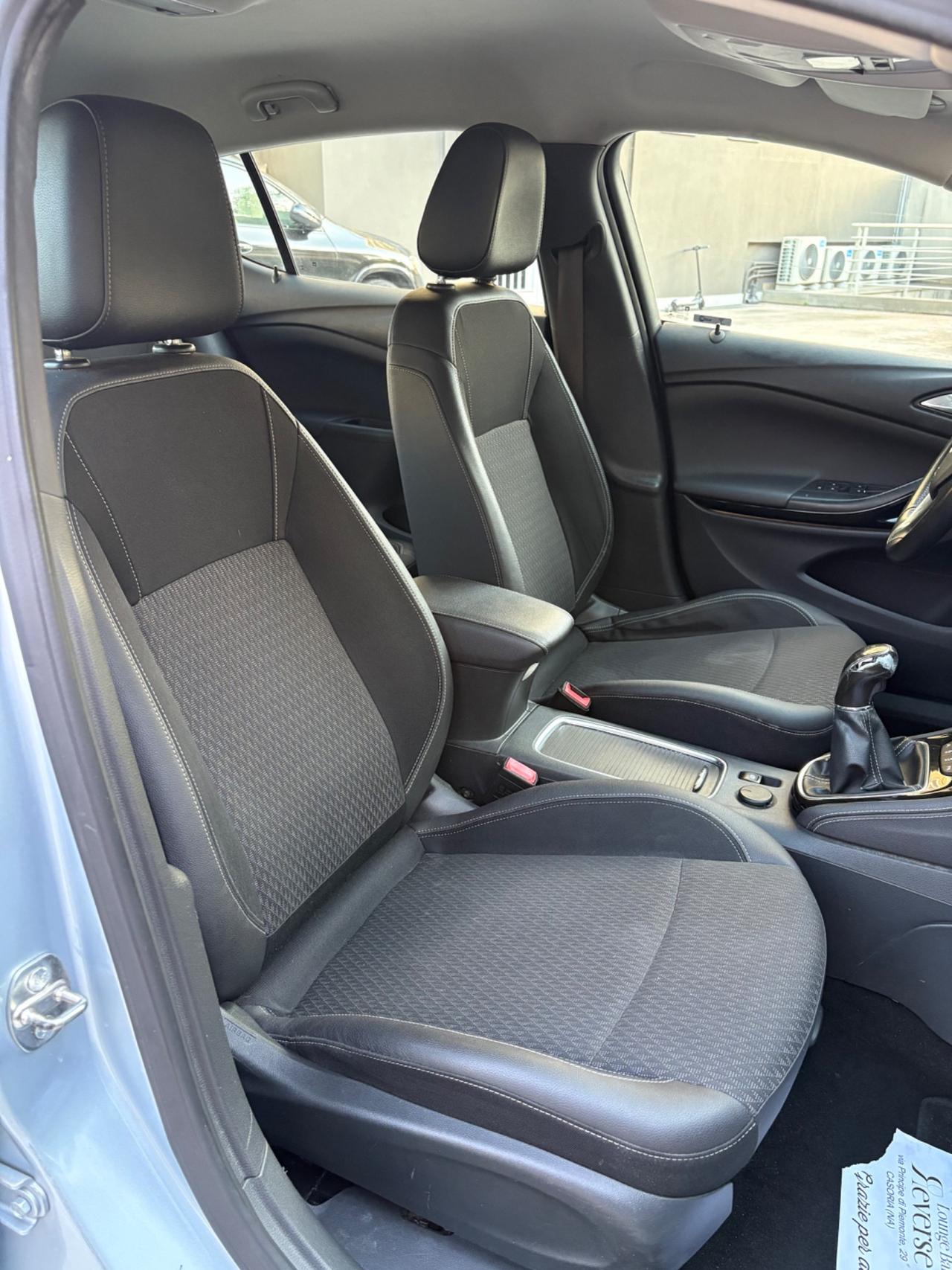 Opel Astra 1.6 CDTi 110CV berlina nuovissima