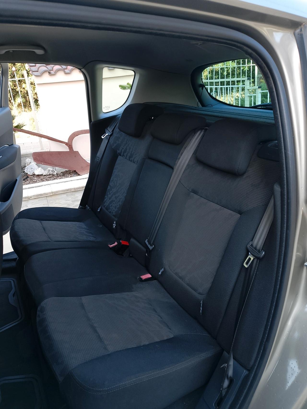 Peugeot 3008 1.6 HDi 110CV Premium