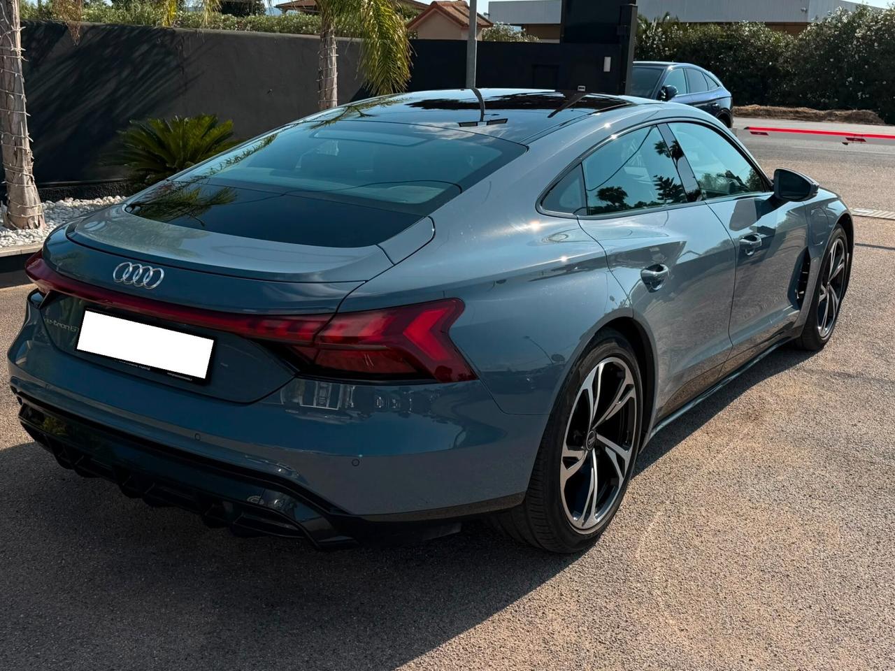 Audi E-tron GT quattro