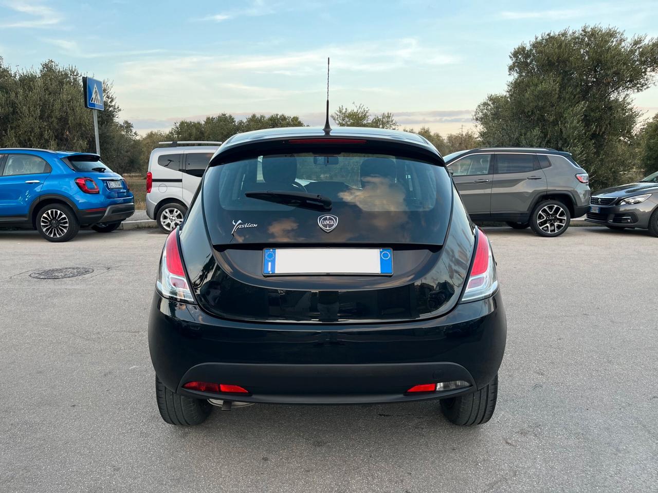 Lancia Ypsilon 1.2 69 CV 5 porte S&S Elefantino Blu