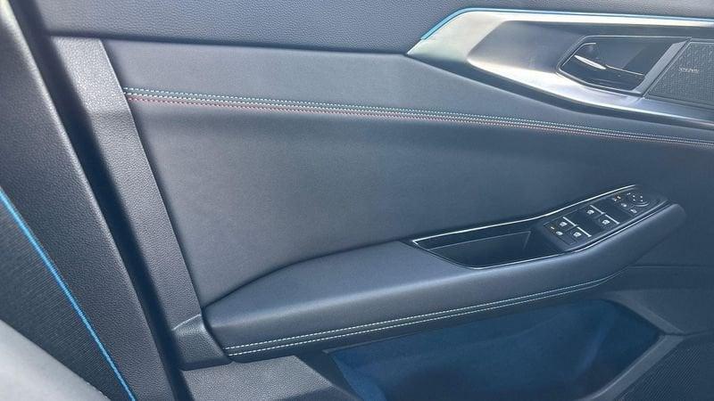 Renault Rafale atelier Alpine E-Tech 4x4 300 cv