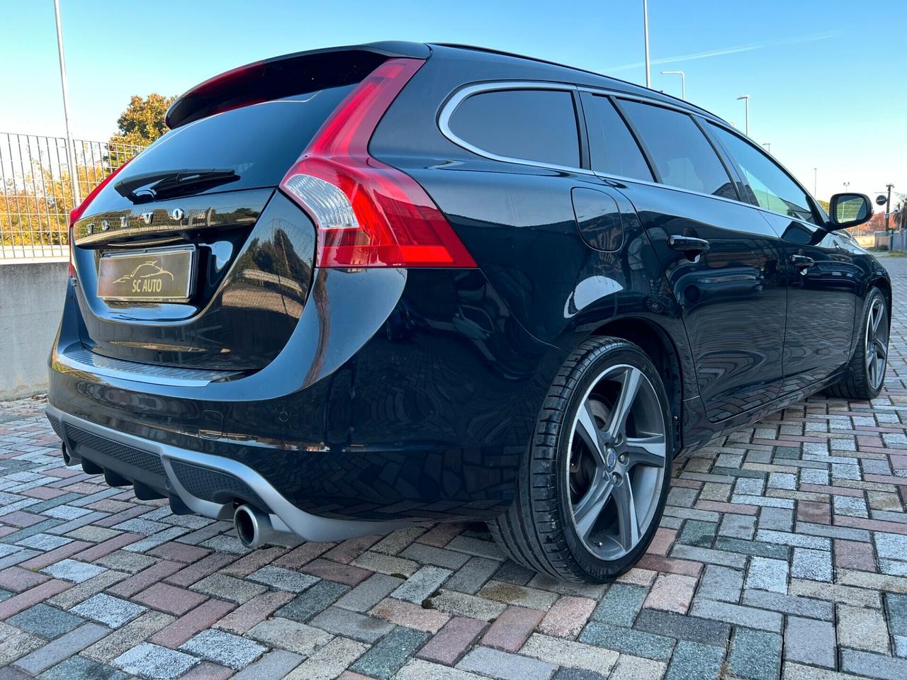 Volvo V60 D5 R-design TUA A RATE SENZA ANTICIPO