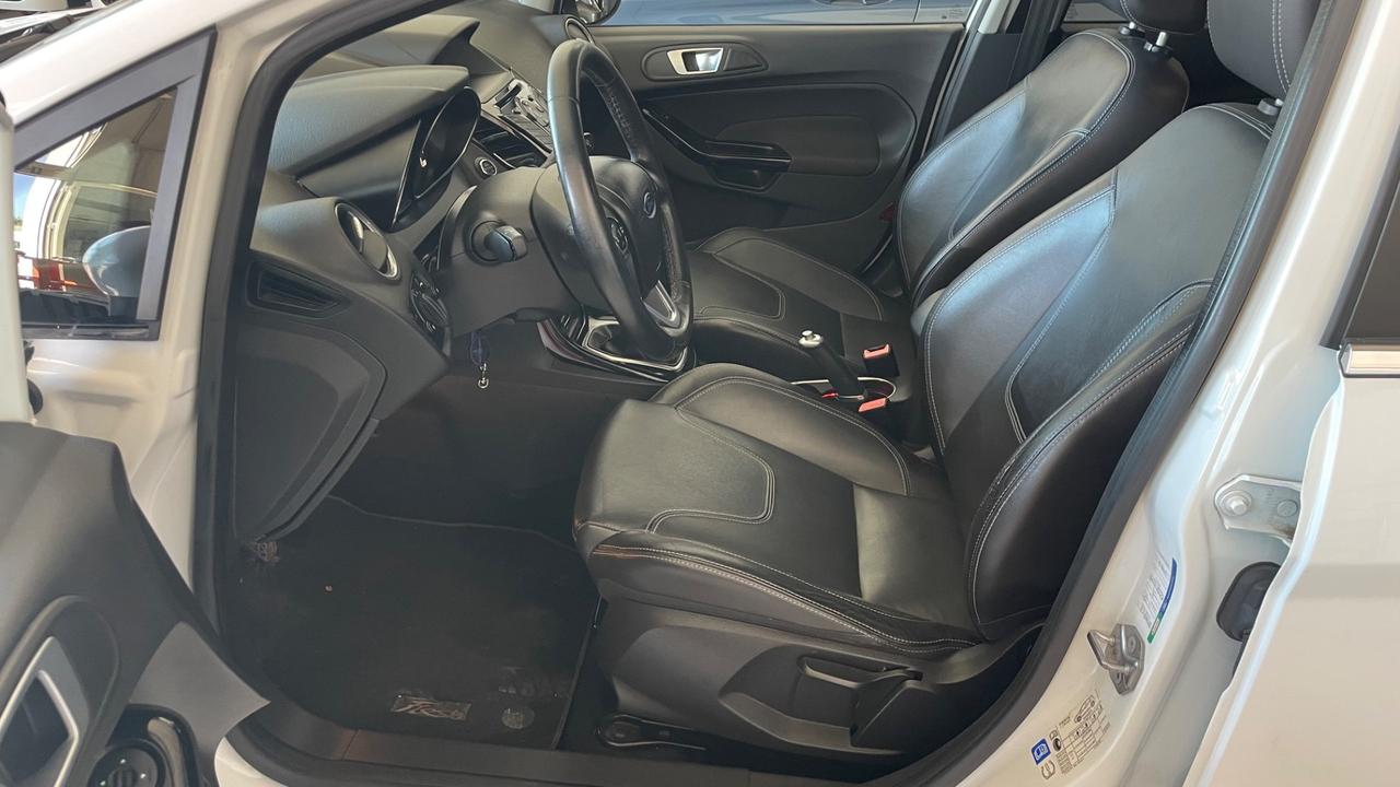 Ford Fiesta 1.5 TDCi 75CV 5 porte Black & White Edition
