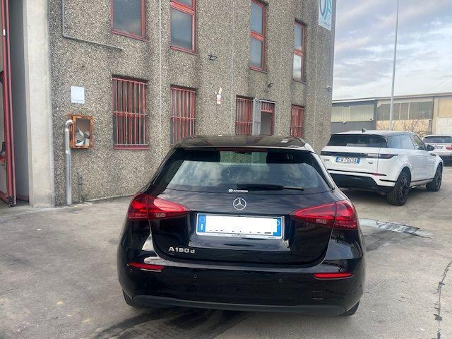 MERCEDES-BENZ A 180 d Automatic Advanced