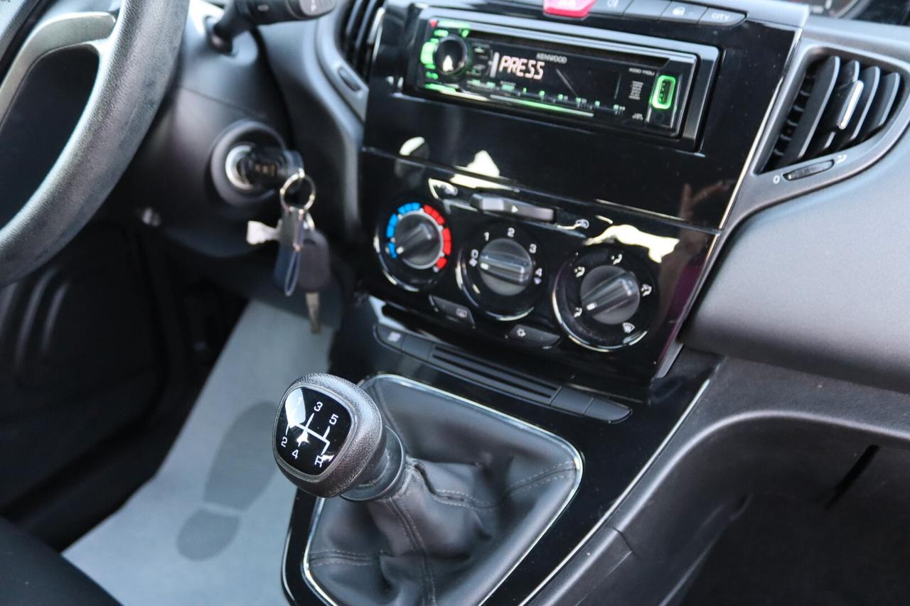 Lancia Ypsilon 1.2 69 CV 5 porte Silver
