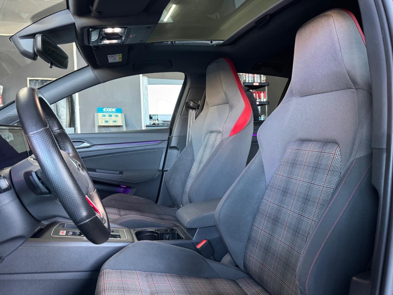 Volkswagen Golf 2.0 TSI GTI