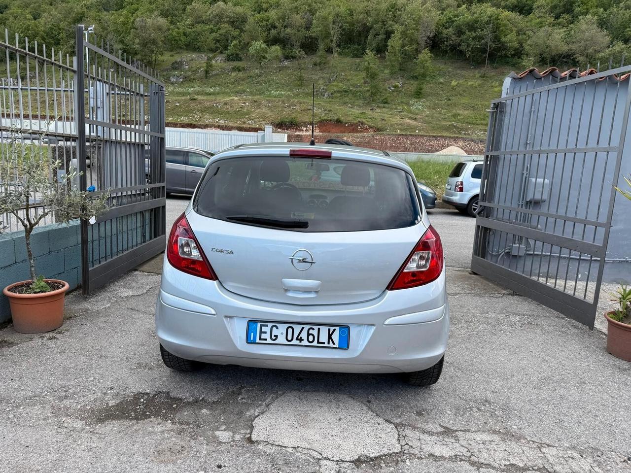 Opel CORSA 1.2 5 PORTE Club