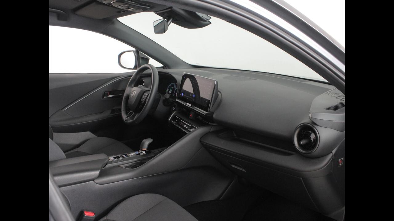 TOYOTA C-HR II 2023 - C-HR 2.0 hev Trend fwd e-cvt