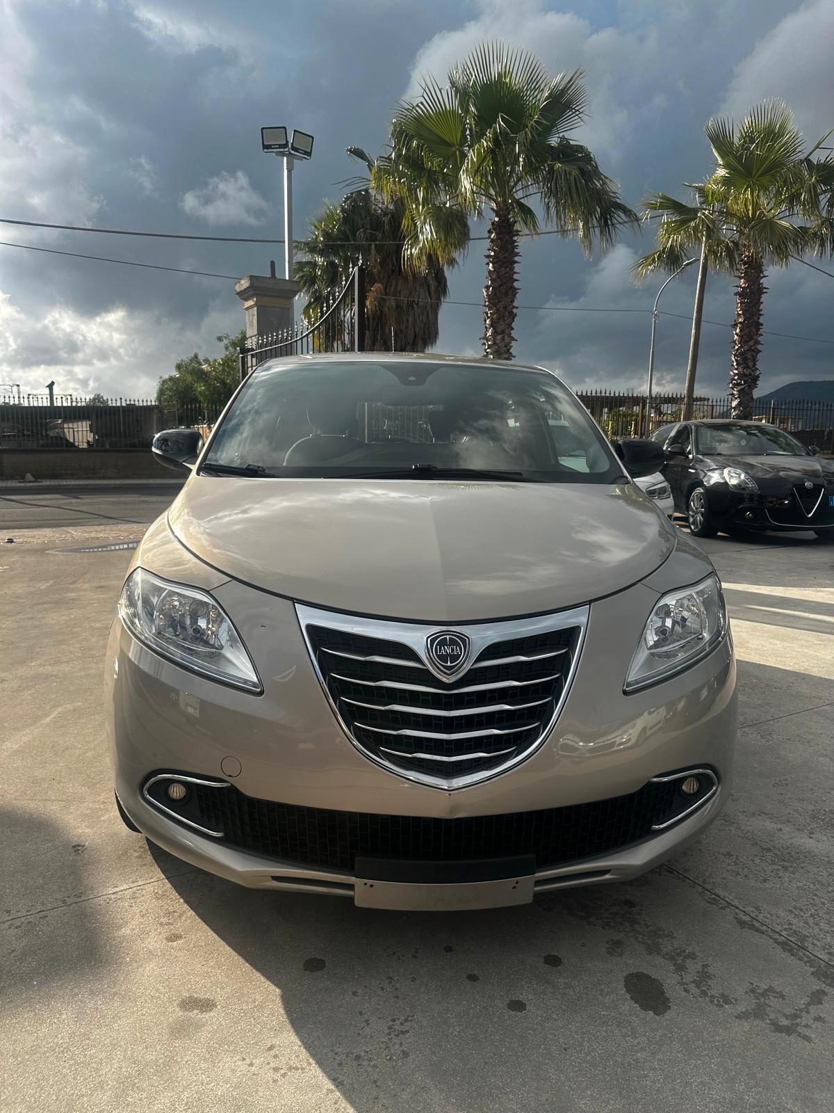 Lancia Ypsilon 1.2 69 CV 5 porte S&S Gold