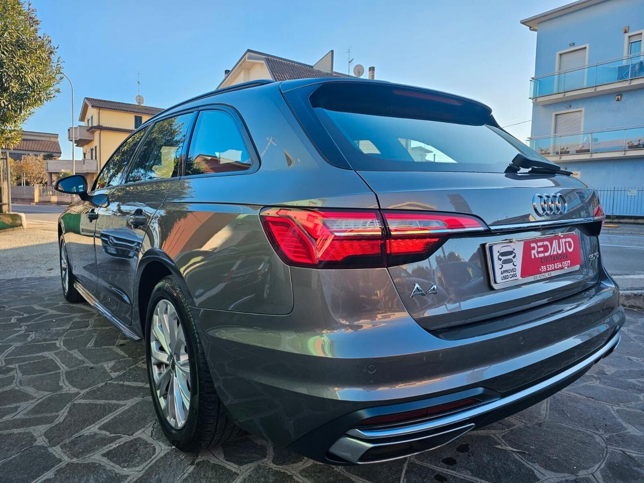 Audi A4 Avant 30 TDI/136 CV S tronic Business S-Line edition