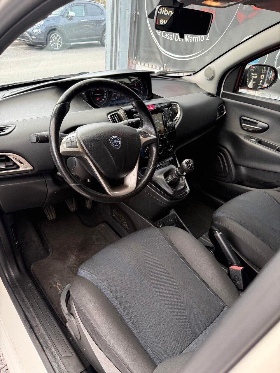 Lancia Ypsilon 1.0 FireFly 5 porte S&S Hybrid Ecochic Gold