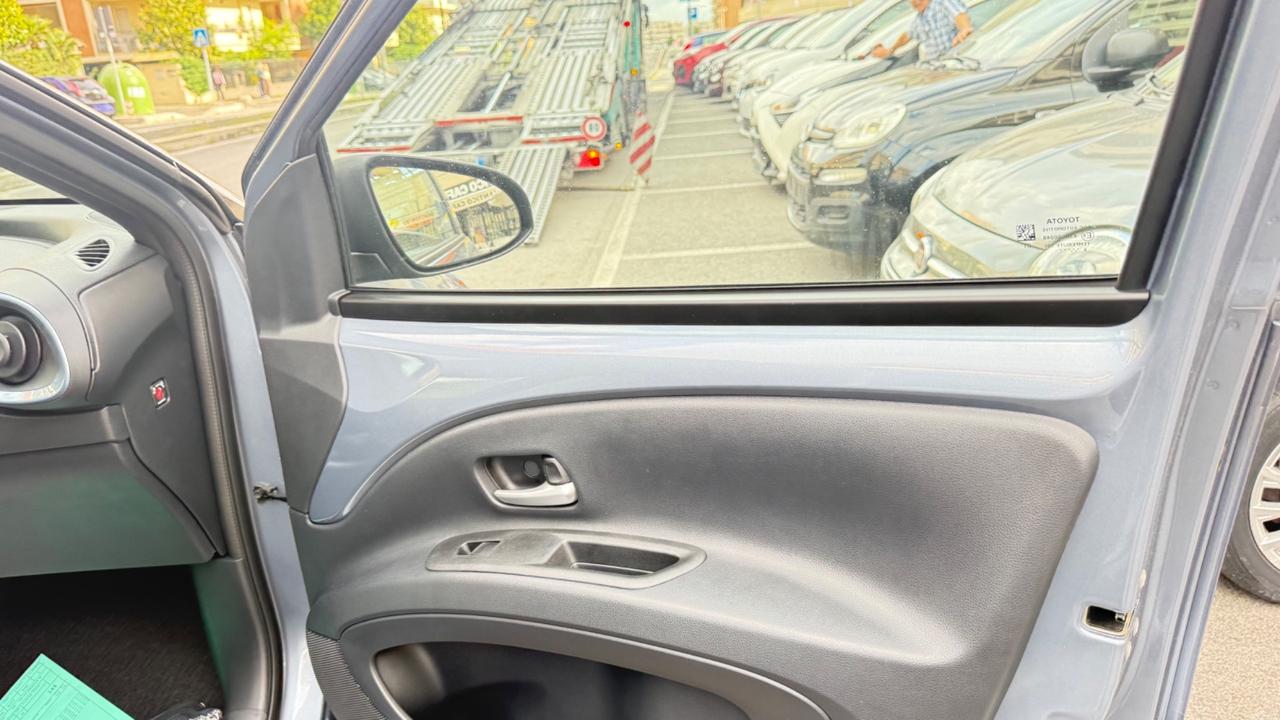 Toyota Aygo X 1.0 VVT-i 72 CV 5 porte Lounge Air S-CVT LED NAVI KAMERA PDC CAR PLAY CERCHI 16 BLUETOOTH