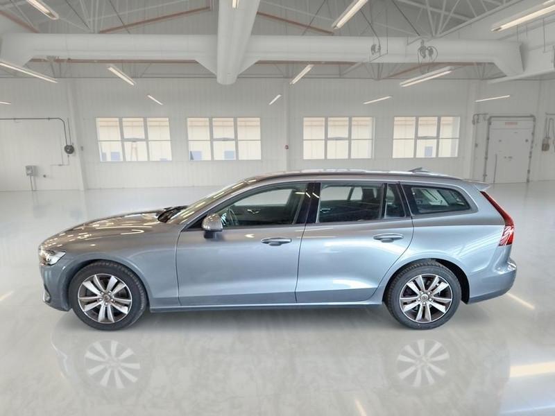 VOLVO V60 B4 D autom. Momentum Business WAGON