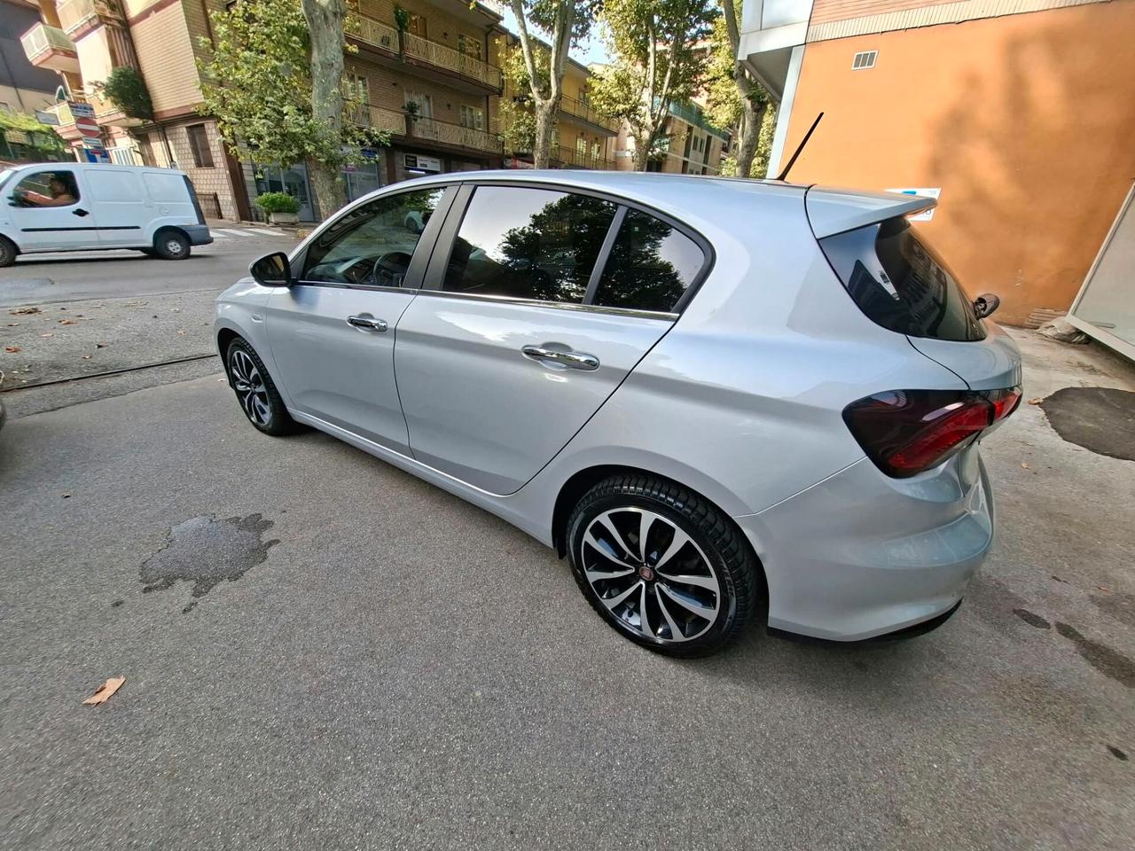 Fiat Tipo 1.6 Mjt S&S 5 porte Lounge