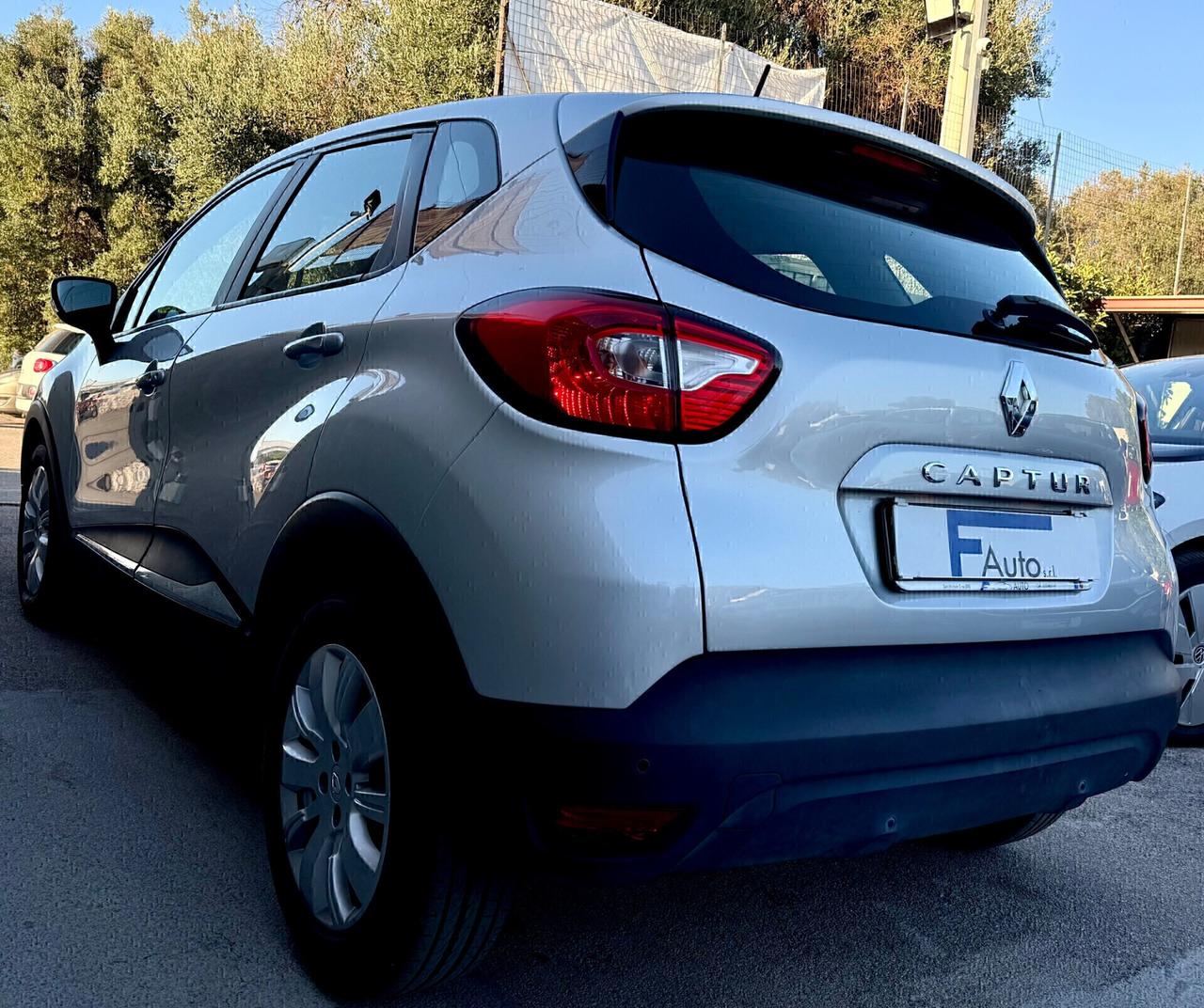 Renault Captur 1.5 dCi 8V 90 CV,Radio Touch Screen,KEYLESS,comandi al volante,cerchi in lega,Sensori di parcheggio,ecc,