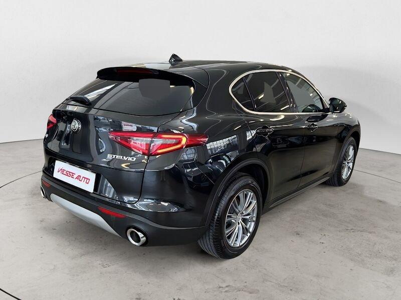 Alfa Romeo Stelvio 2.2 Turbo Diesel 210CV AT8 Q4 Business