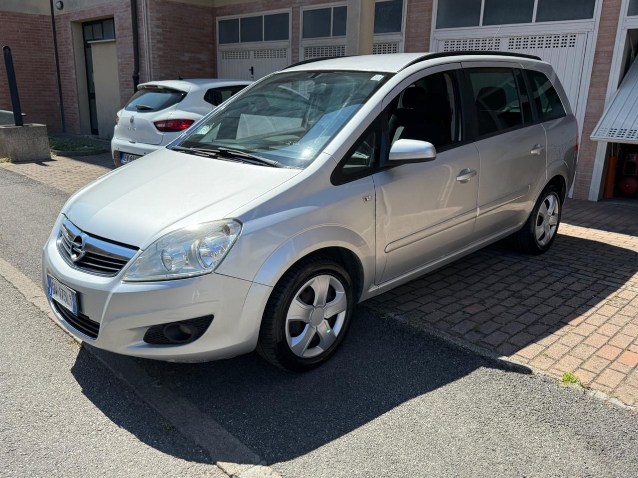 Opel Zafira 1.6 16V ecoM 94CV Cosmo