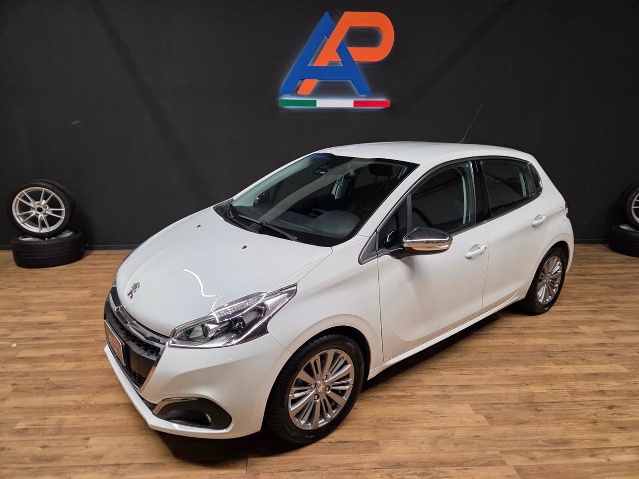 Peugeot 208 5 Porte 208 5p 1.2 puretech Allure s&s 82cv my18