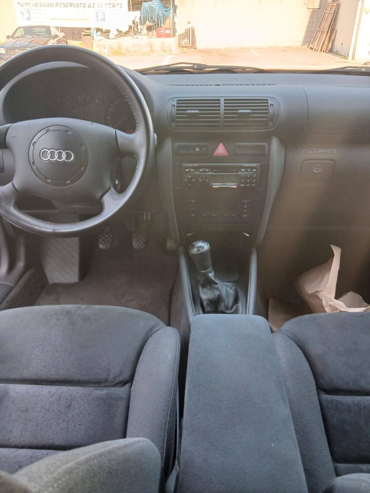 Audi A3 1.8 turbo 20V cat 5p. Attraction