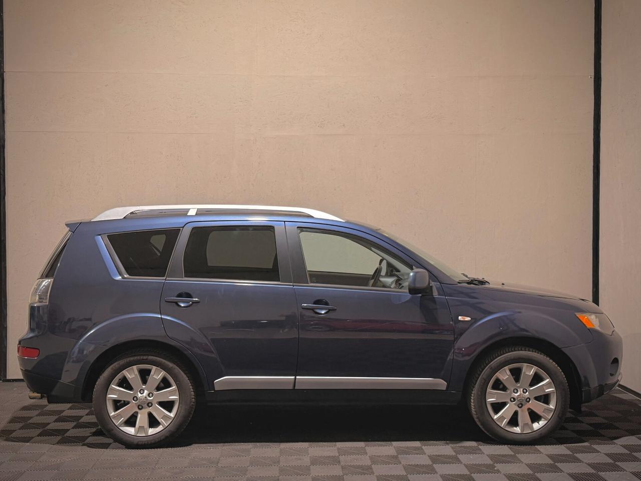 Mitsubishi Outlander 2.0 DI-D Intense - Autocarro