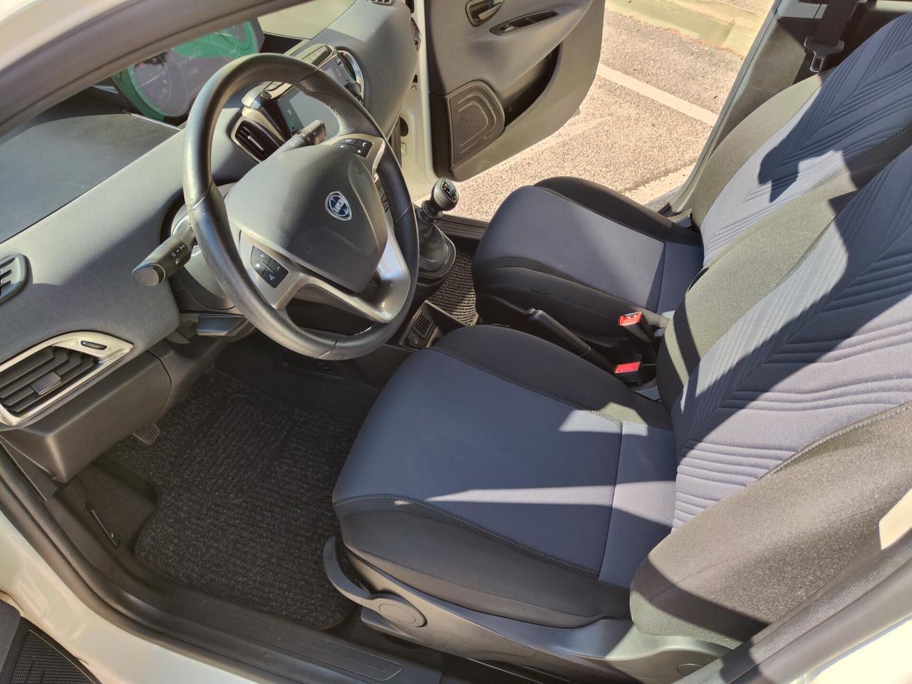 Lancia Ypsilon 1.0 Hybryd Gold 2022