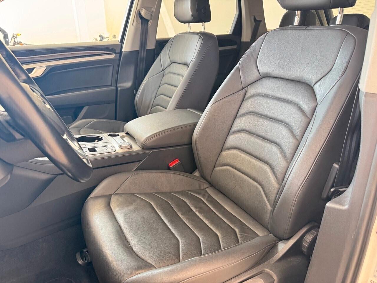 Volkswagen Touareg 3.0 V6 TDI SCR Black Style