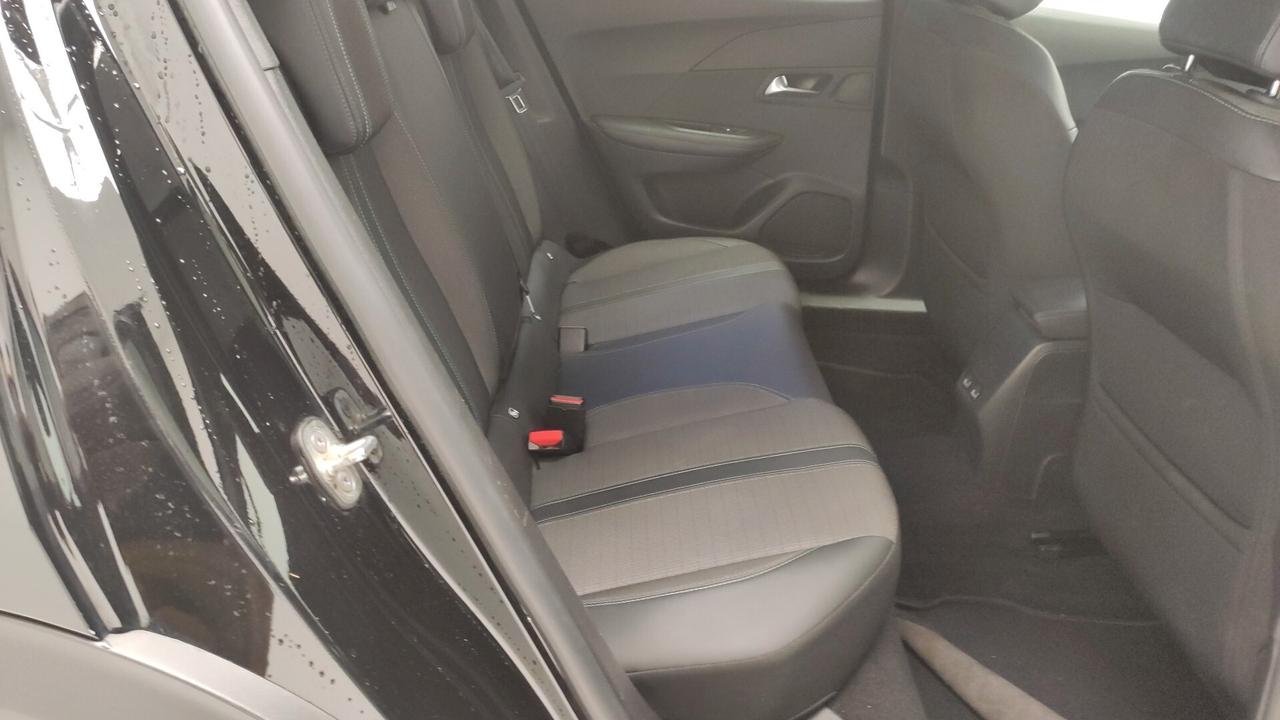 Peugeot 2008 BlueHDi 130 S&S EAT8 Active Pack